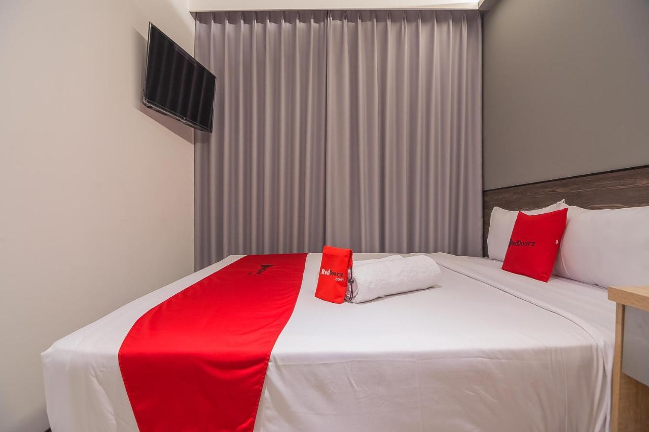 Reddoorz Near Taman Rejomulyo Hotel Semarang Exterior photo