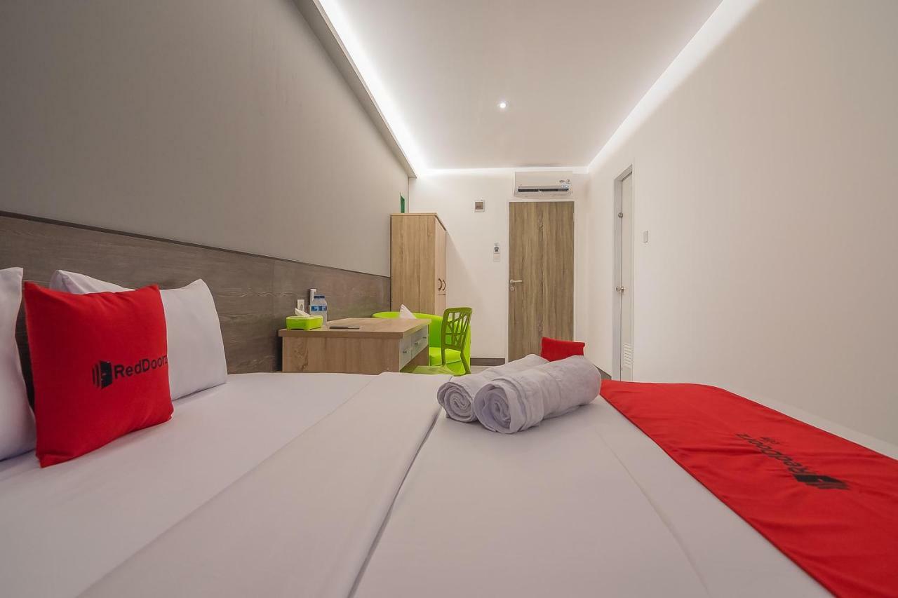 Reddoorz Near Taman Rejomulyo Hotel Semarang Exterior photo