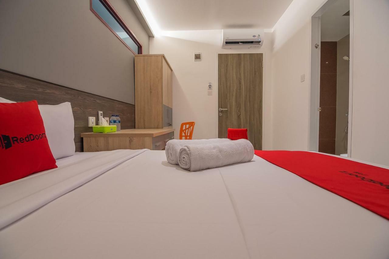 Reddoorz Near Taman Rejomulyo Hotel Semarang Exterior photo